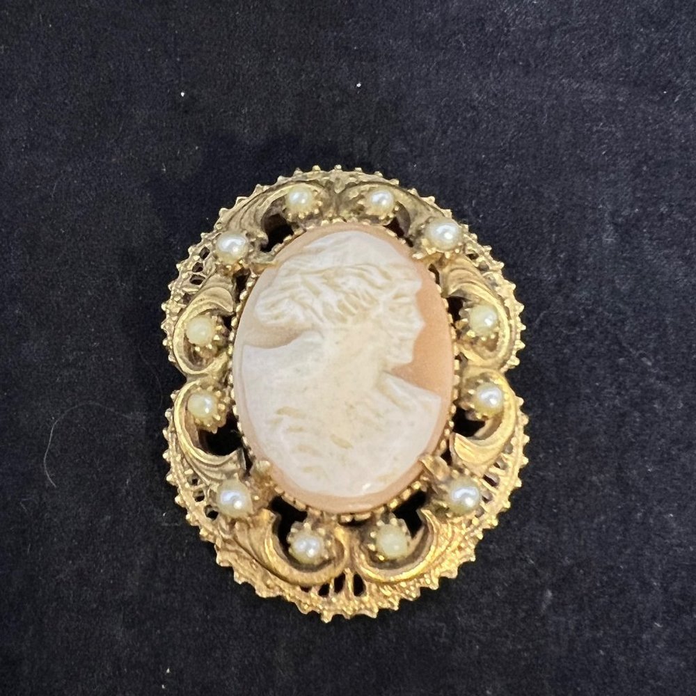 Vintage Florenza Gold Tone Faux Pearl Brooch (3228)